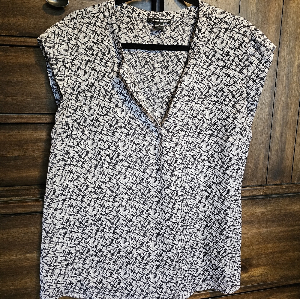 EUC Hilary Radley blouse size Large - Picture 2 of 4